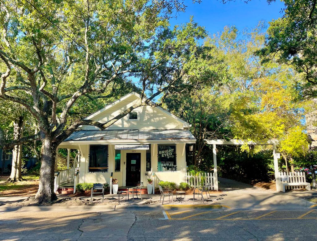 Exterior of Bright Eyed Coffee In Ocean Springs Mississippi