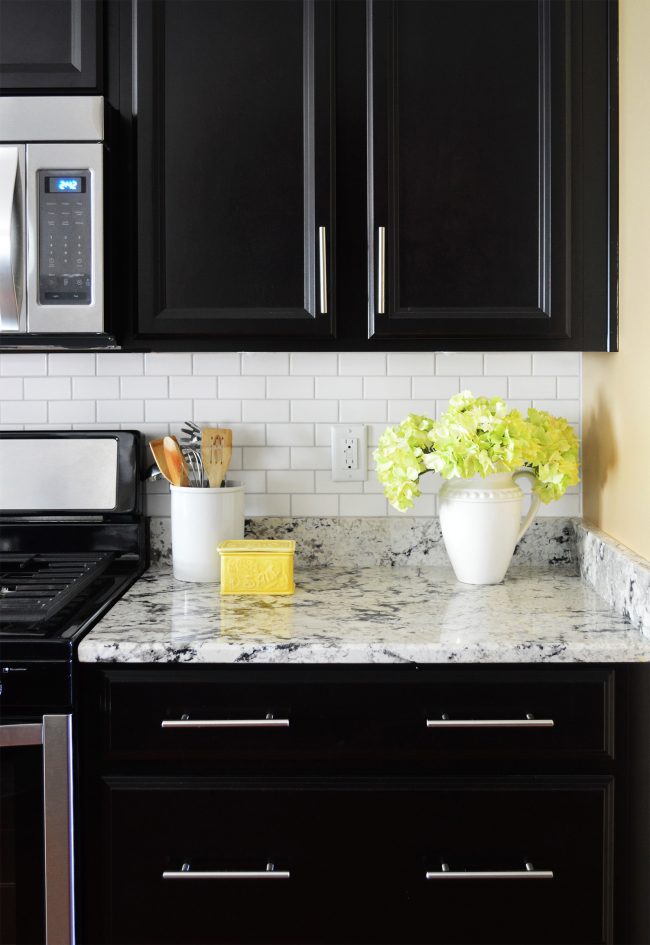 Subway Tile Kitchen Backsplash With Dark Cabinets – Things In The Kitchen