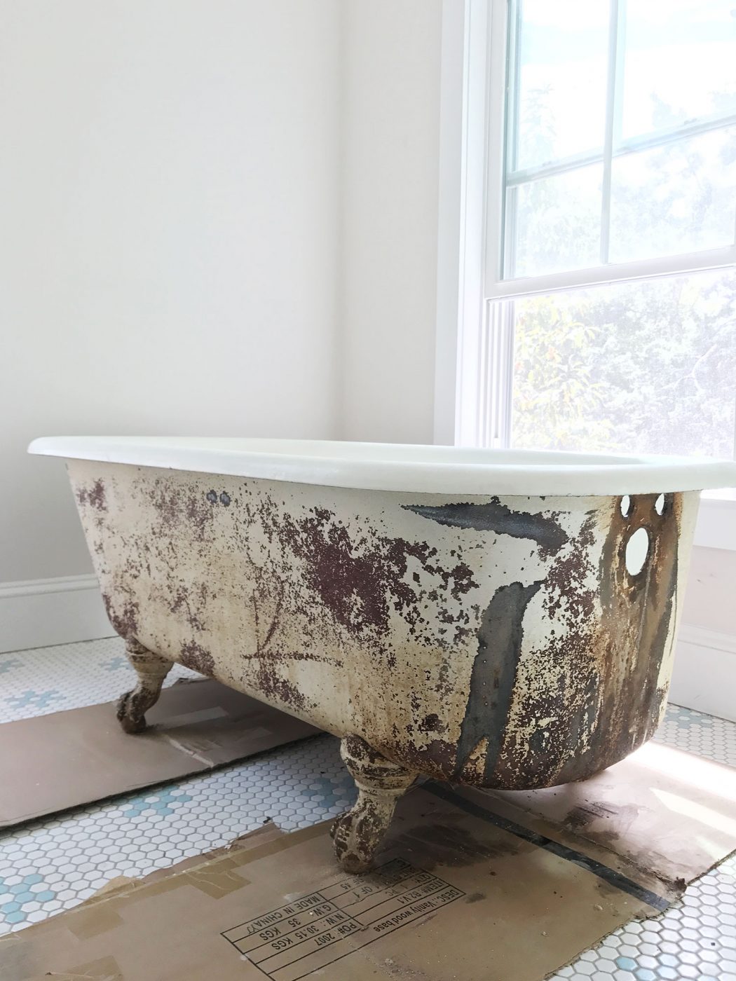 How To Paint Clawfoot Bathtub at Shirley Laporte blog