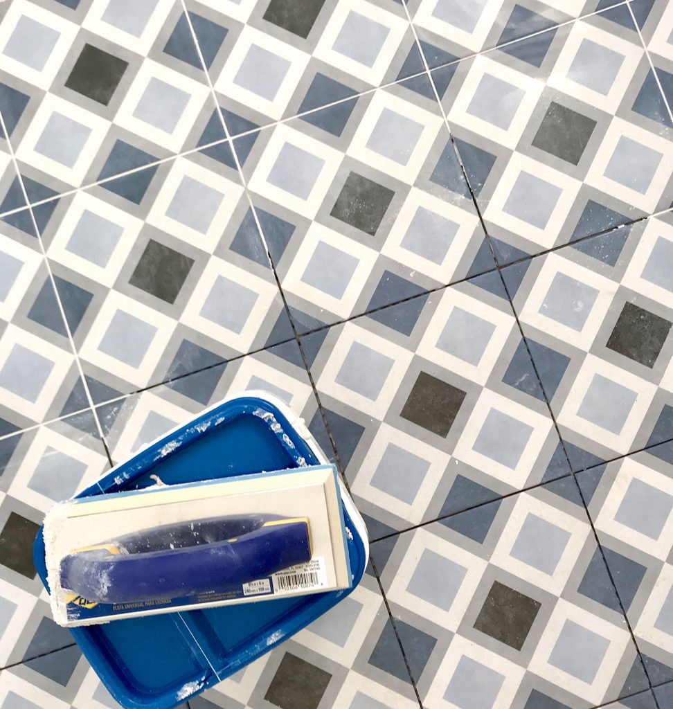 The Difference Grout Color Can Make To Your Tiles - Emily Henderson